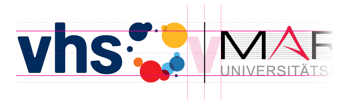 In duneklblau geschriebenes vhs mit bunter Bildmarke in Form von unterschiedlichen Größen mit danebenstehendem Schriftzug der Cobranding Firma und pinken Hilfslinien zur Anordnung