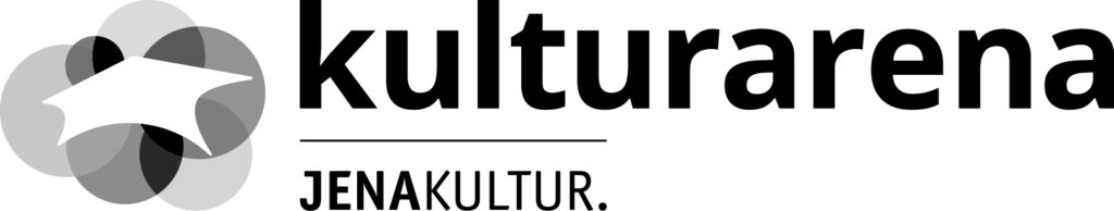 Kulturarena-Logo in grau, Bildmarke bestehend aus bunten Kreisen, die in der Mitte eine Fläche ähnlich einer Bühne aussparen, Wortmarke bestehend aus "kulturarena" und darunter gesetzt der Zusatz "JENAKULTUR."